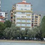 מלון Pogradeci 4*