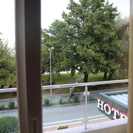 Hotel Pogradeci 4*